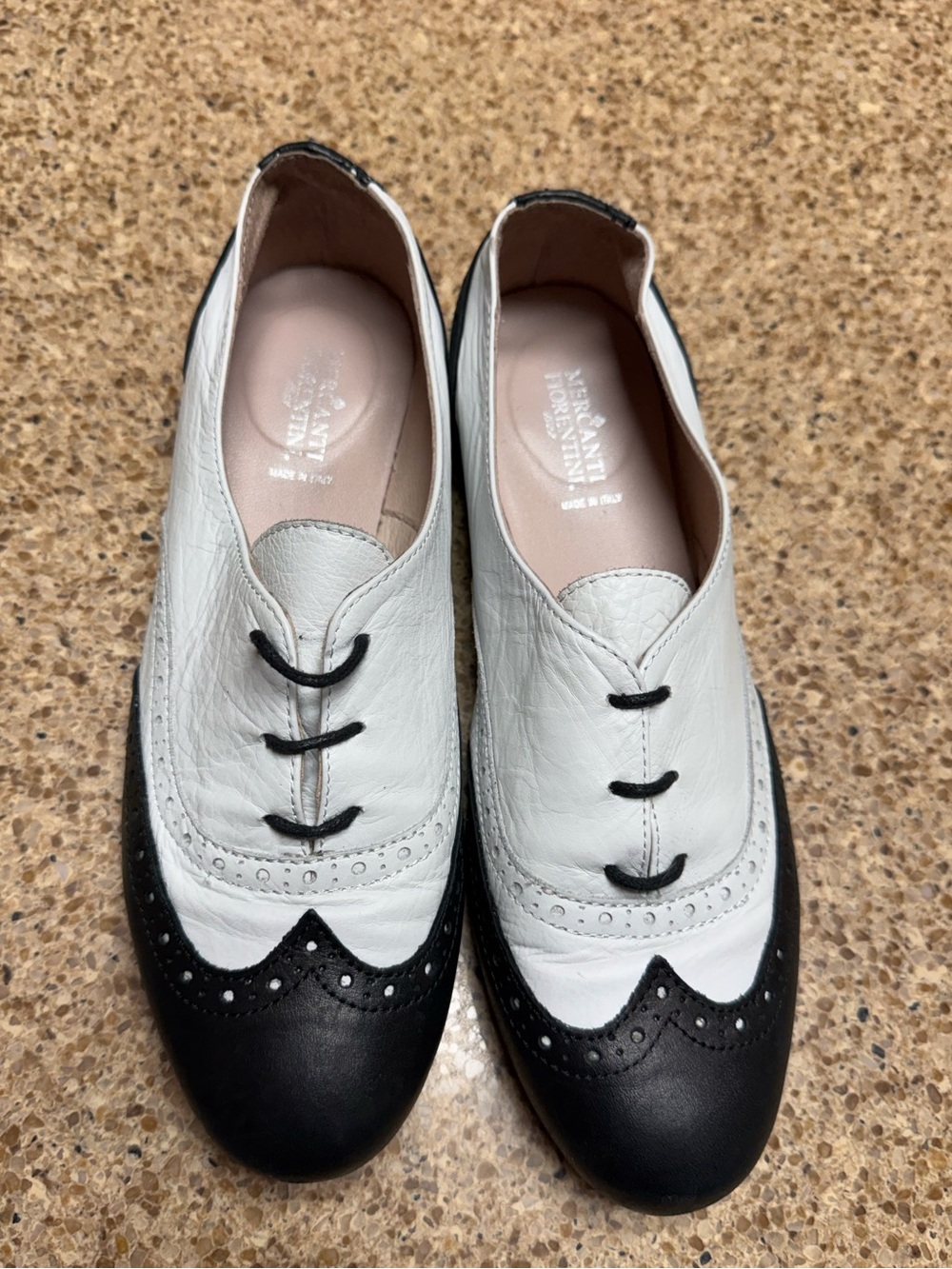 Mercanti Fiorentin White and Black Leather Wingtip Oxfords - Women